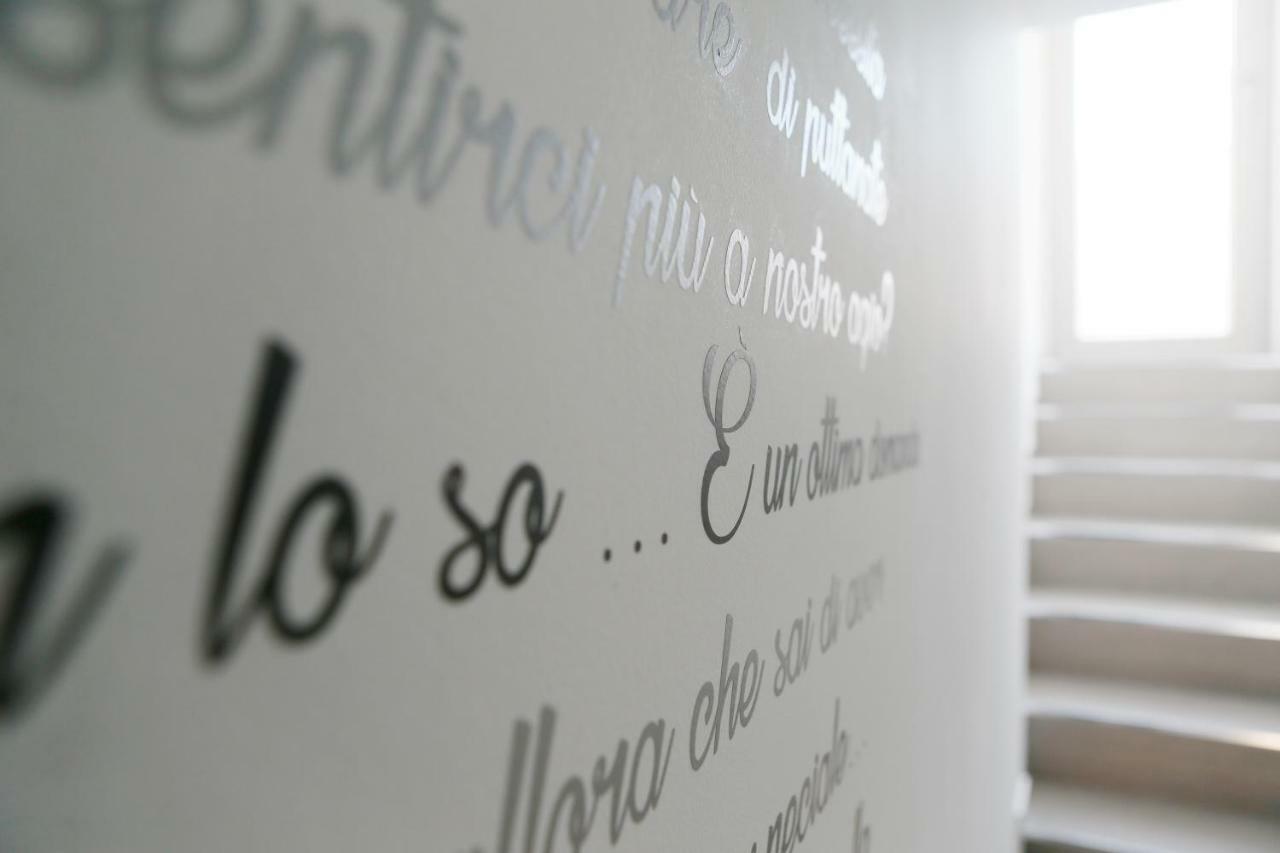 Dal Signor Wolf Bed & Breakfast Pezze Di Greco Exterior photo