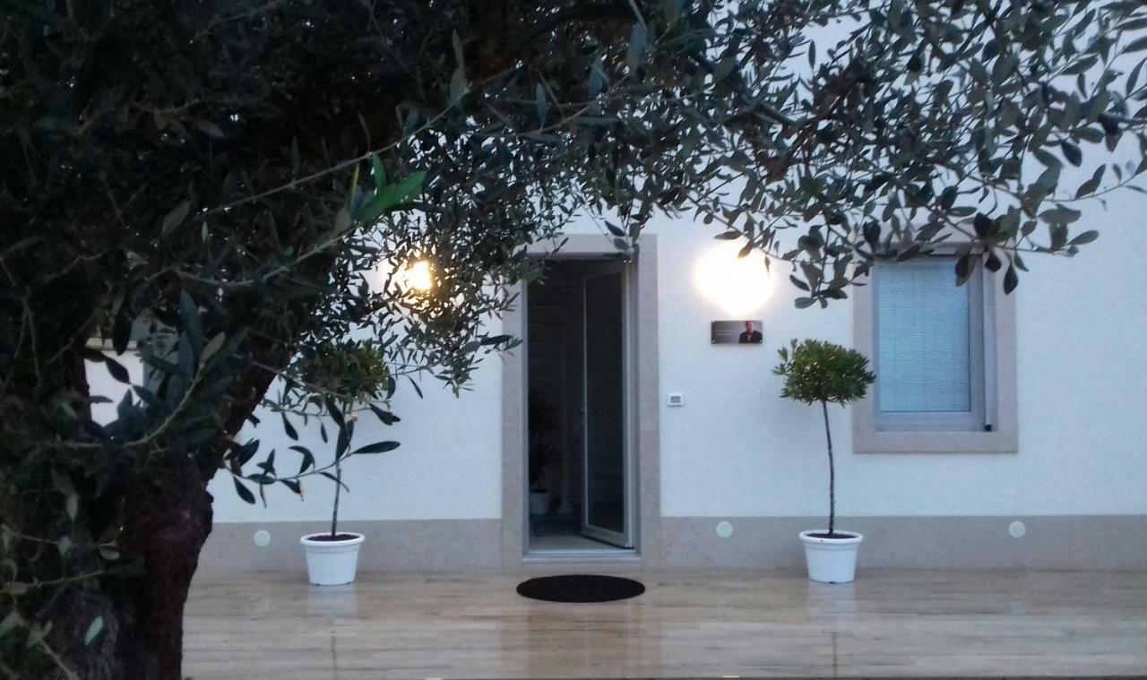 Dal Signor Wolf Bed & Breakfast Pezze Di Greco Exterior photo