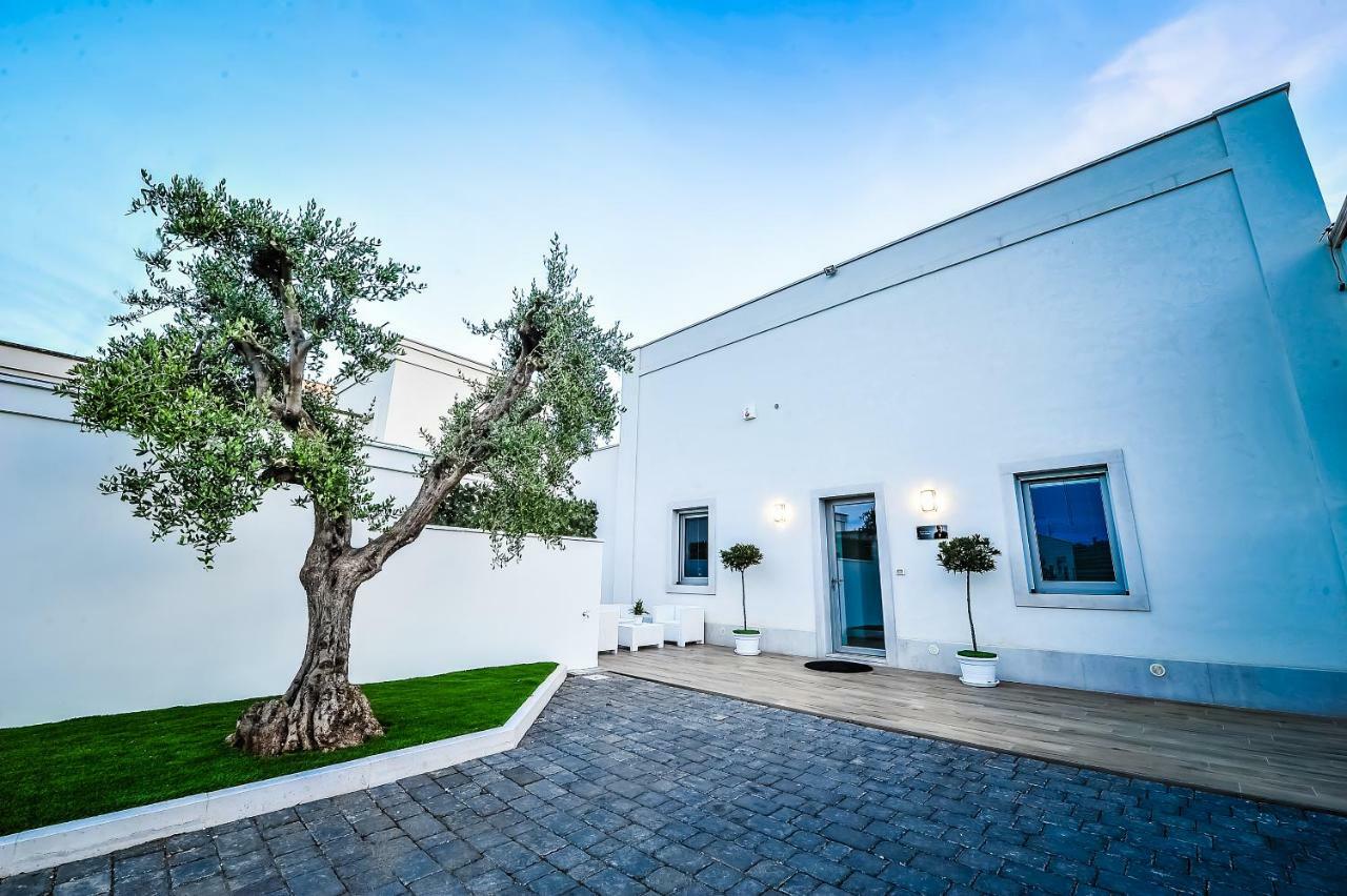Dal Signor Wolf Bed & Breakfast Pezze Di Greco Exterior photo