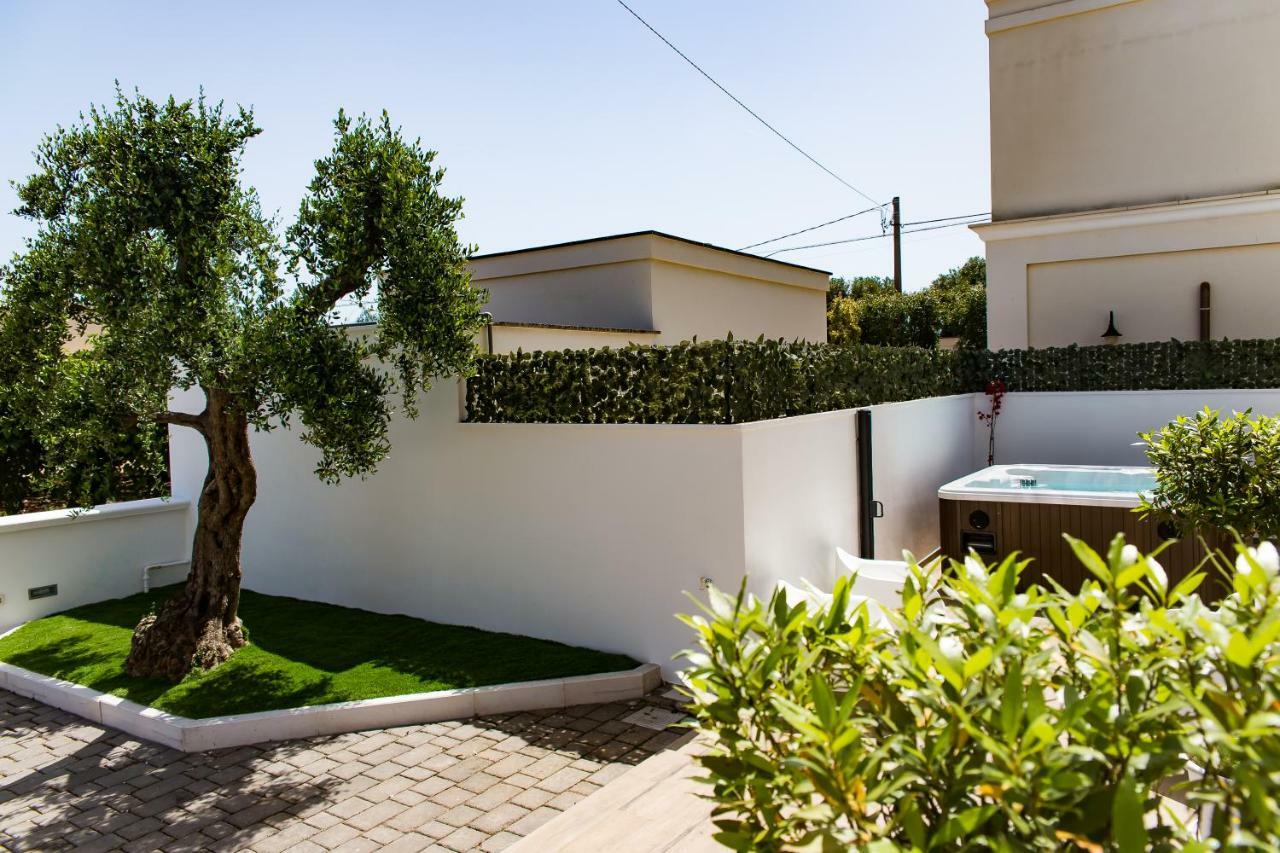Dal Signor Wolf Bed & Breakfast Pezze Di Greco Exterior photo