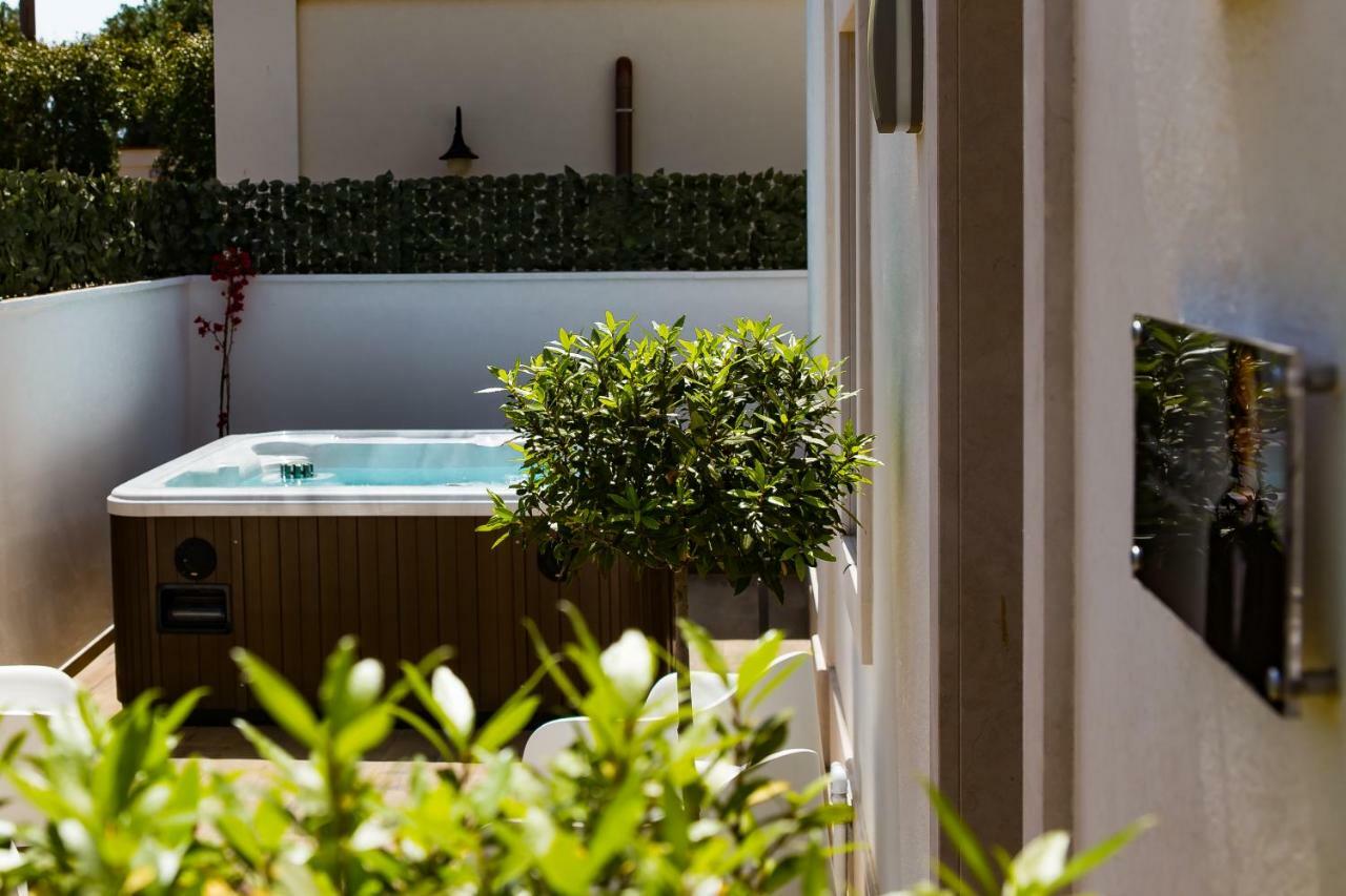 Dal Signor Wolf Bed & Breakfast Pezze Di Greco Exterior photo