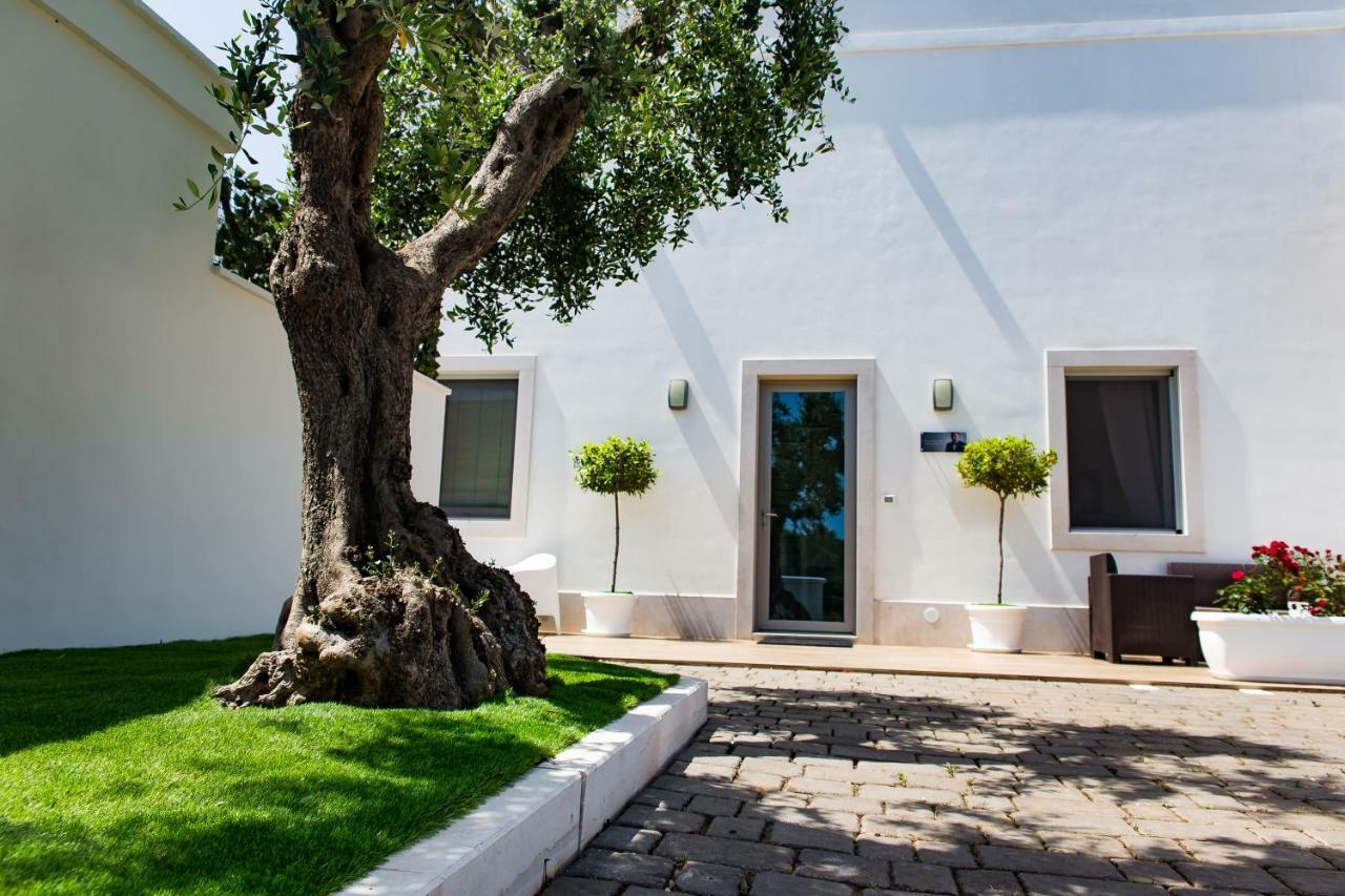 Dal Signor Wolf Bed & Breakfast Pezze Di Greco Exterior photo