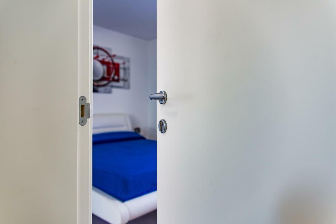 Dal Signor Wolf Bed & Breakfast Pezze Di Greco Exterior photo