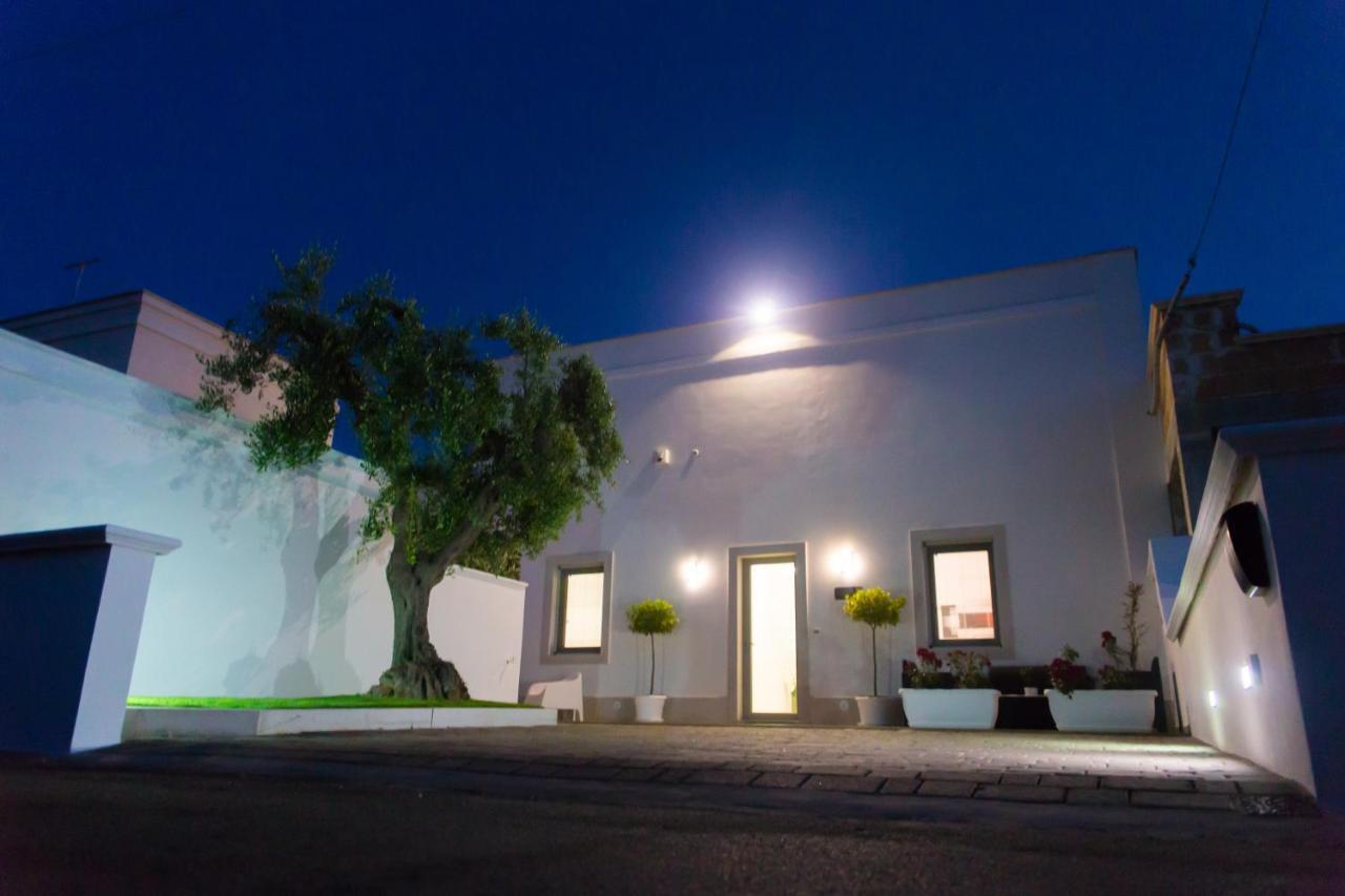 Dal Signor Wolf Bed & Breakfast Pezze Di Greco Exterior photo