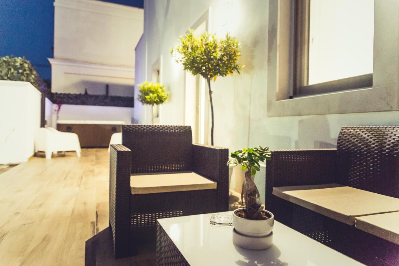 Dal Signor Wolf Bed & Breakfast Pezze Di Greco Exterior photo